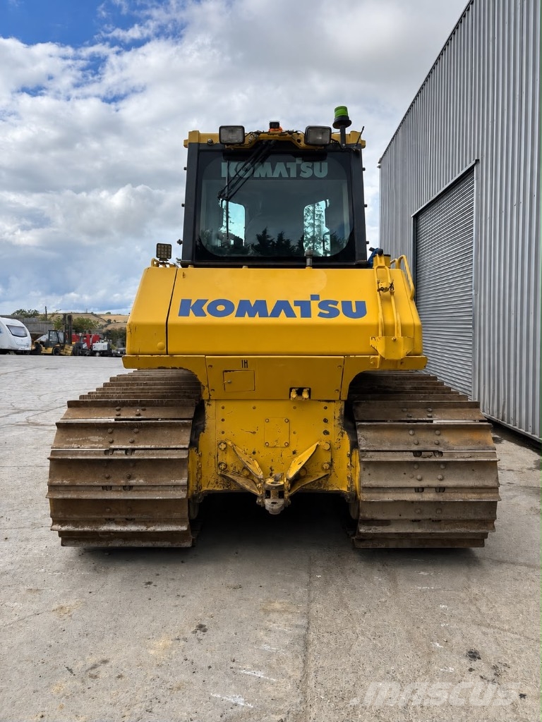 Komatsu D 65 PX-17 Buldožerji goseničarji