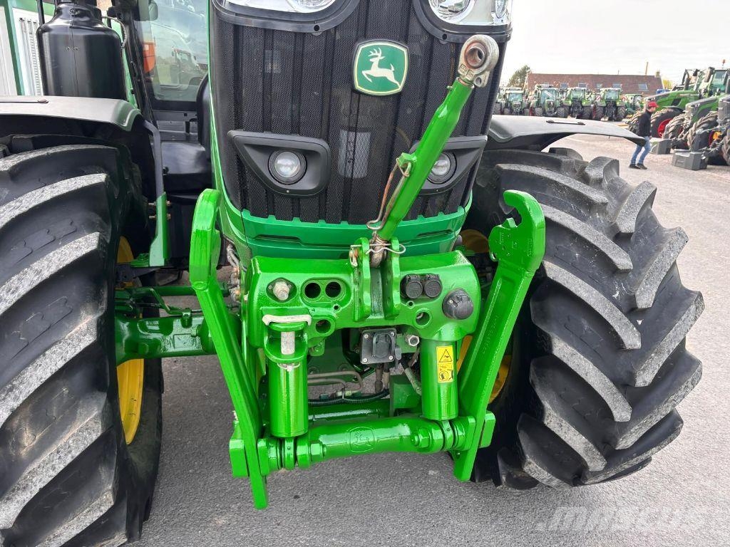 John Deere 6195R الجرارات