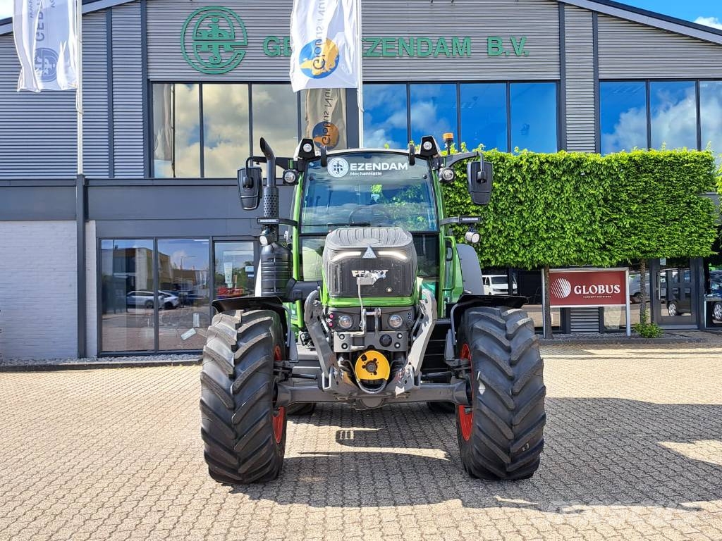Fendt 211 Traktory