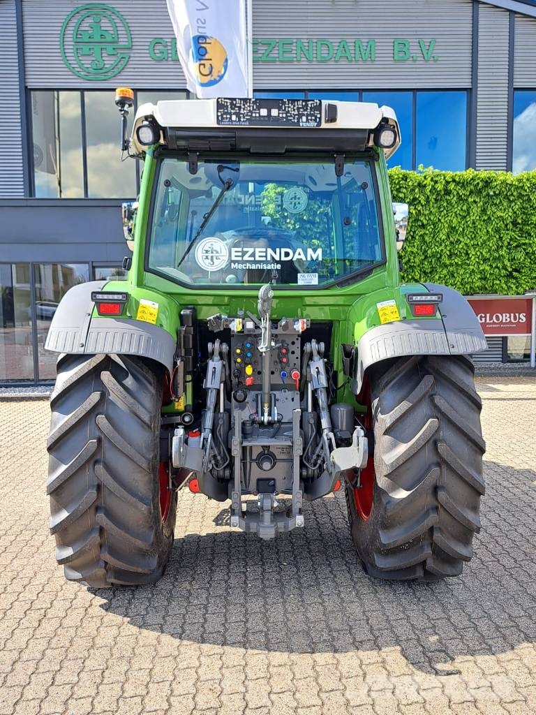 Fendt 211 Traktory