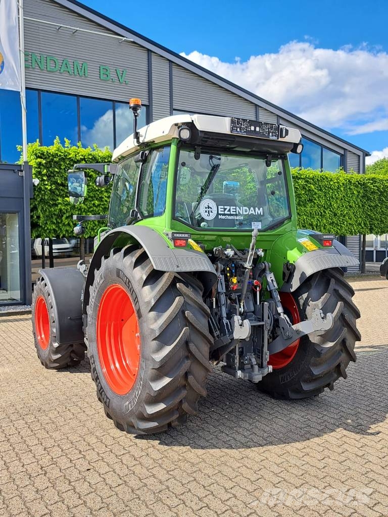 Fendt 211 Traktory