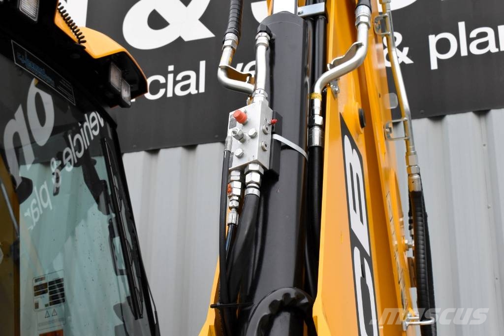 JCB 3CX Sitemaster Pro Rýpadlo-nakladače