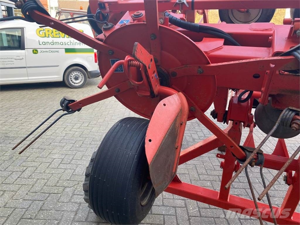 Kuhn GF 10802 T GIT مكابس وميبسات التبن
