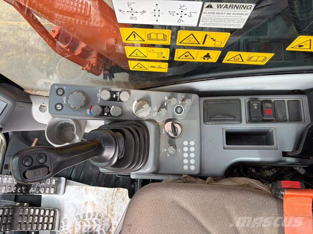 Hitachi ZX225US5LC Excavadoras sobre orugas