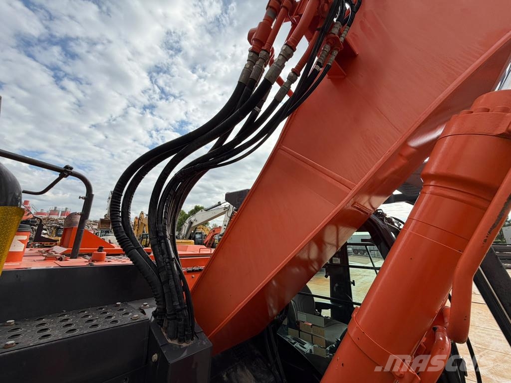 Hitachi ZX225US5LC Excavadoras sobre orugas