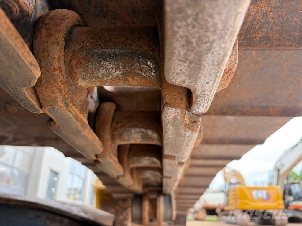 Hitachi ZX225US5LC Excavadoras sobre orugas