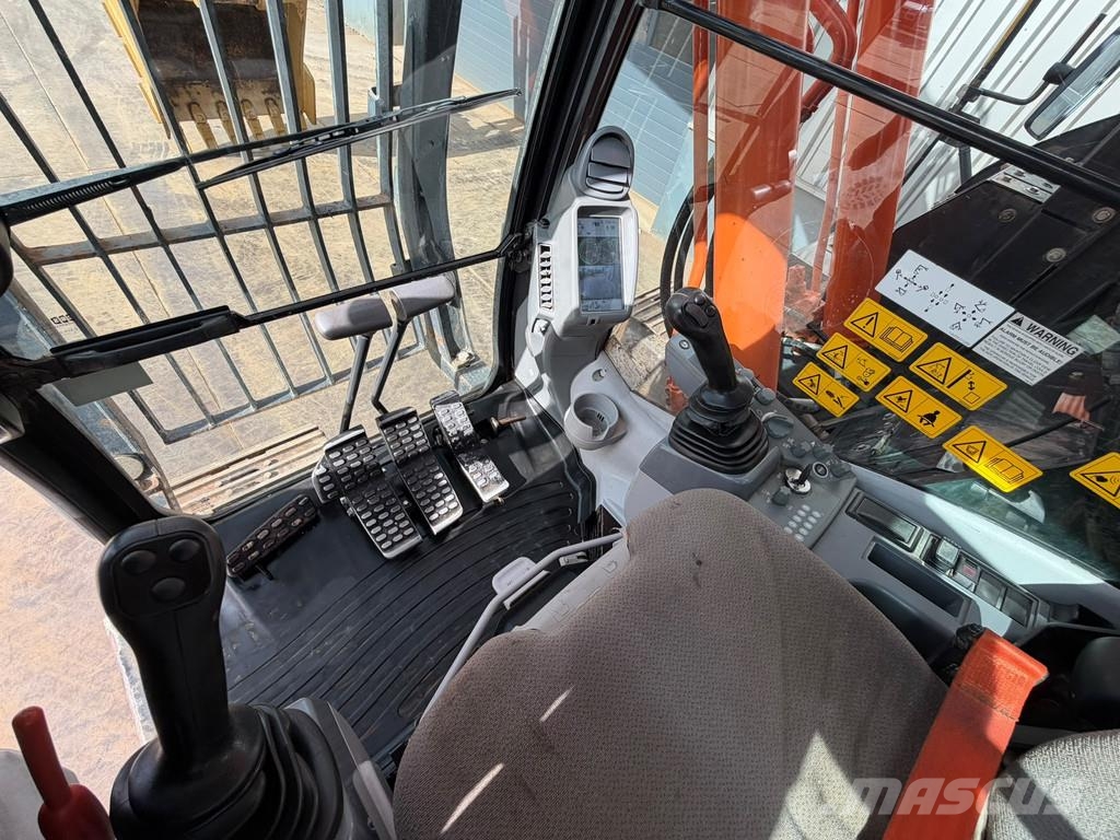Hitachi ZX225US5LC Excavadoras sobre orugas