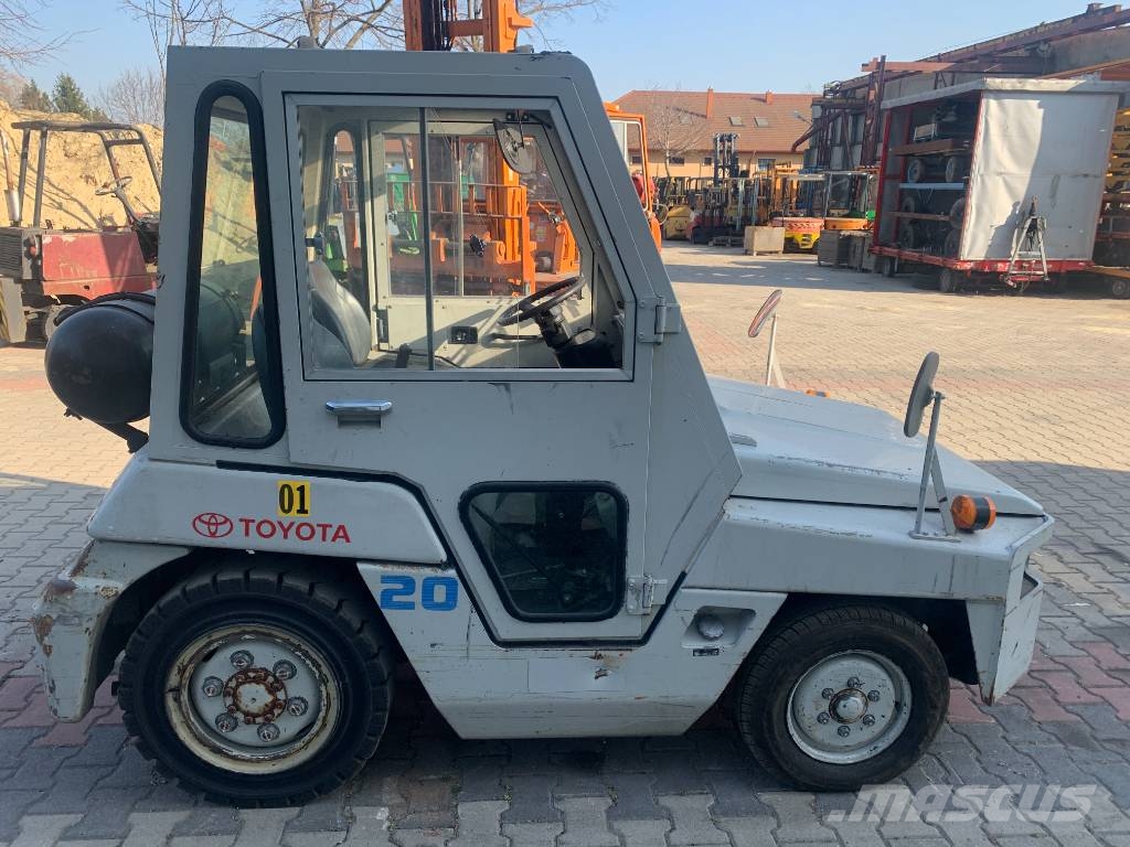 Toyota TLG20/02/ V-3858 EO Flughafenausrüstung