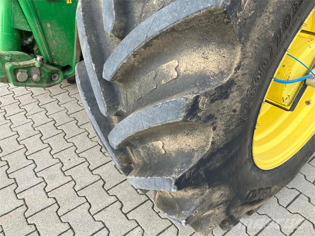 John Deere 6250R Tractoren