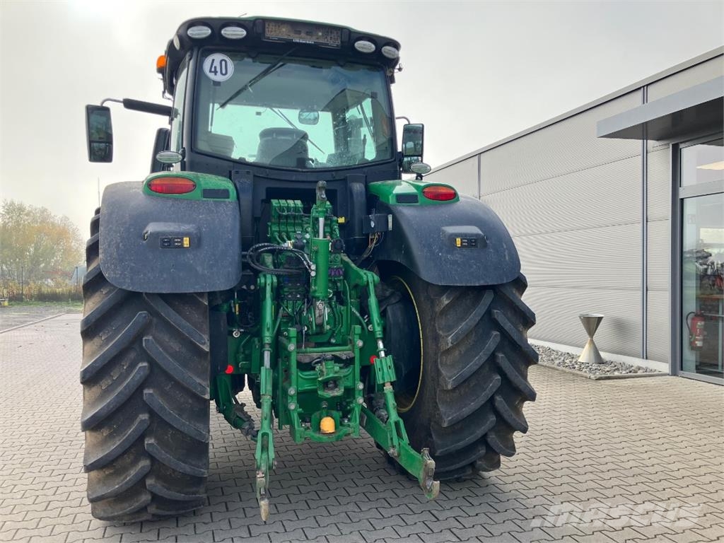 John Deere 6250R Tractoren