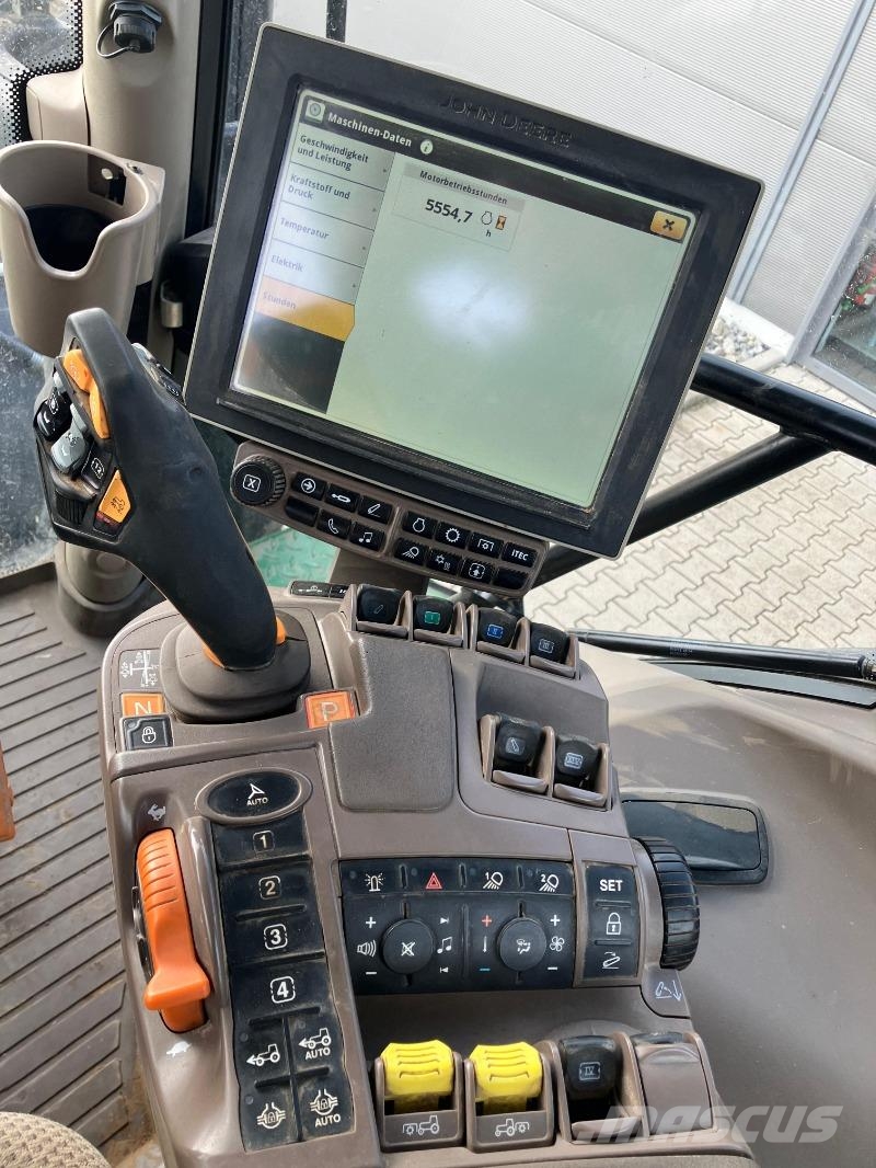 John Deere 6250R Tractoren