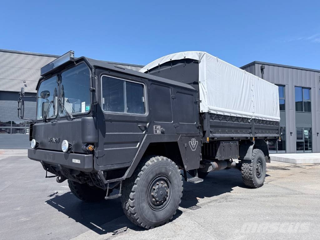 MAN 5 Two KAT MIL 4x4 Studenterbil Otros camiones