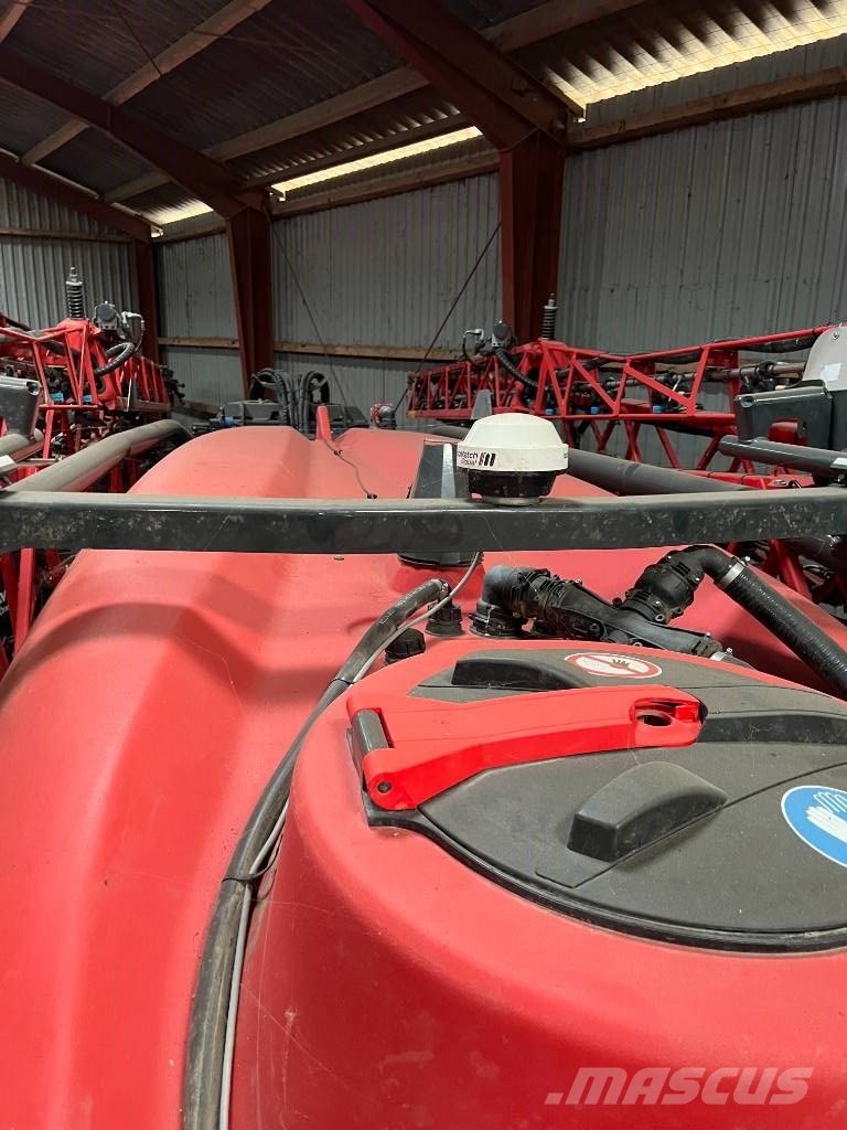 Kverneland iXtrack T6 牽引式噴霧機