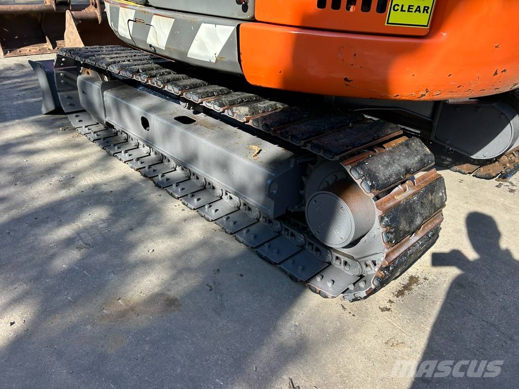 Hitachi ZX 85 US B LC-3 حفارات وسط 7 طن - 12 طن