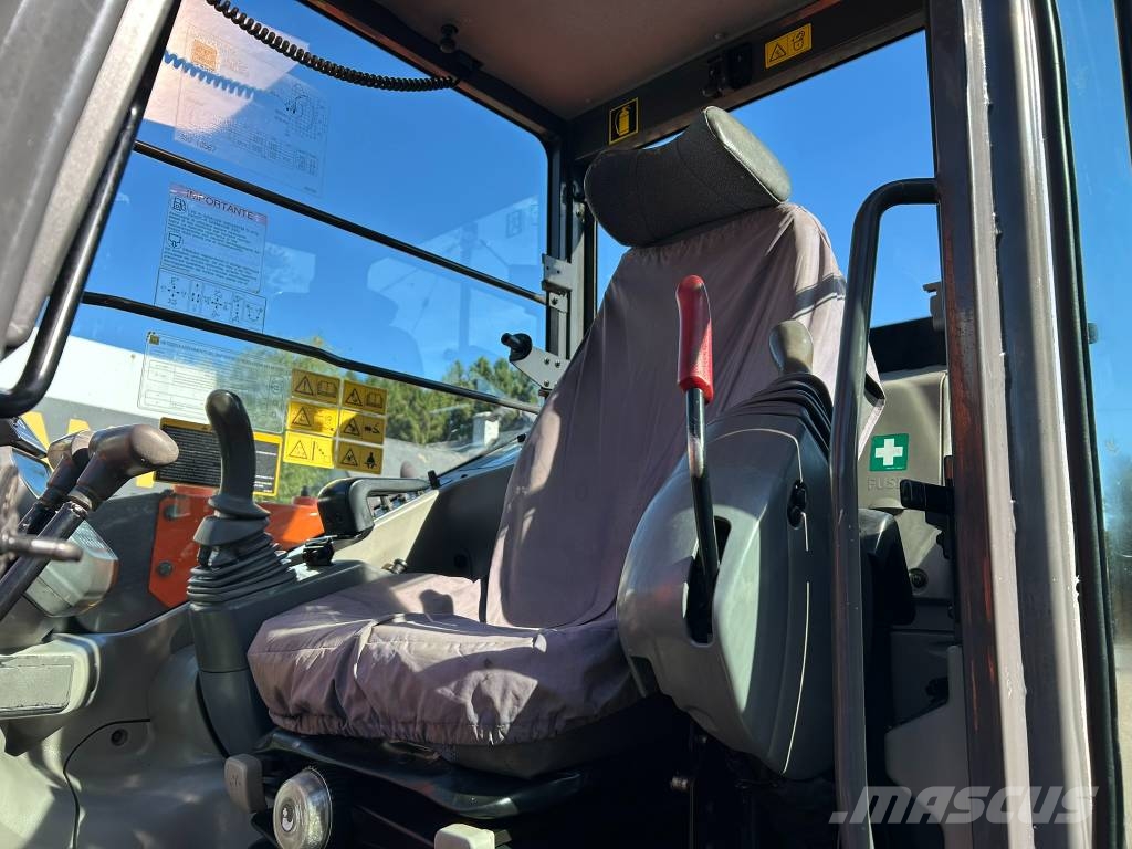 Hitachi ZX 85 US B LC-3 حفارات وسط 7 طن - 12 طن