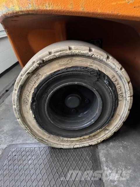 Still RX60-50/600 電動堆高機