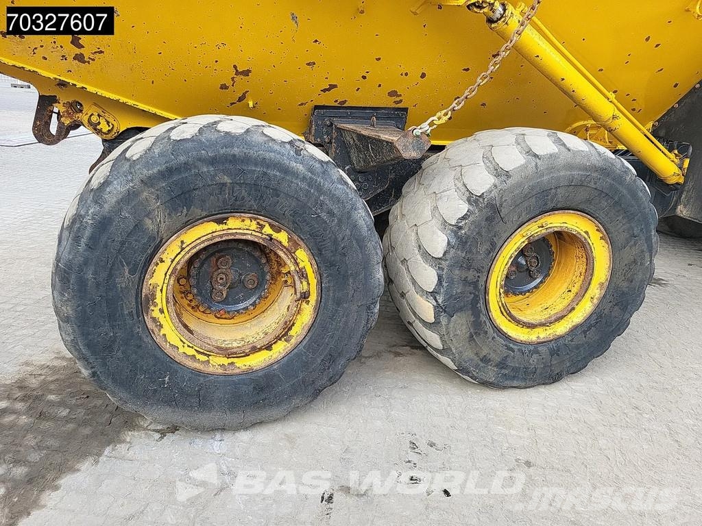 Komatsu HM300-3 ساحبات مفصلية