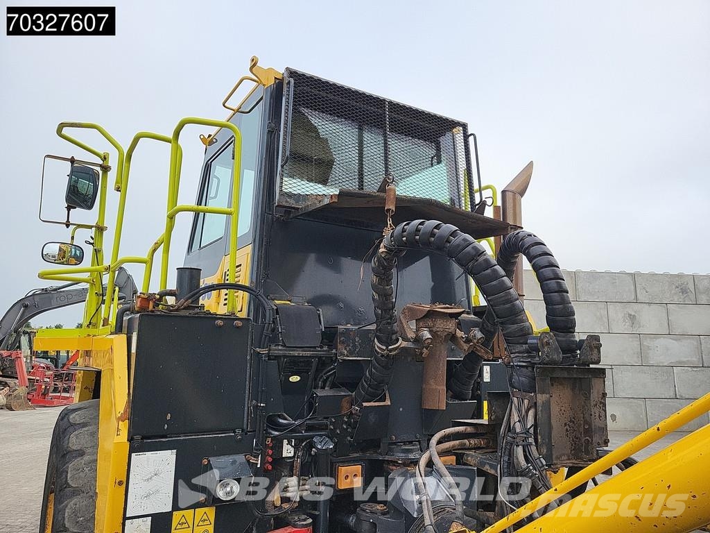Komatsu HM300-3 ساحبات مفصلية