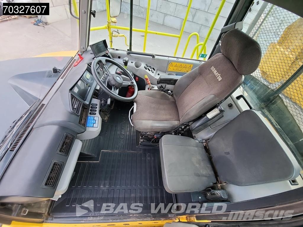 Komatsu HM300-3 ساحبات مفصلية