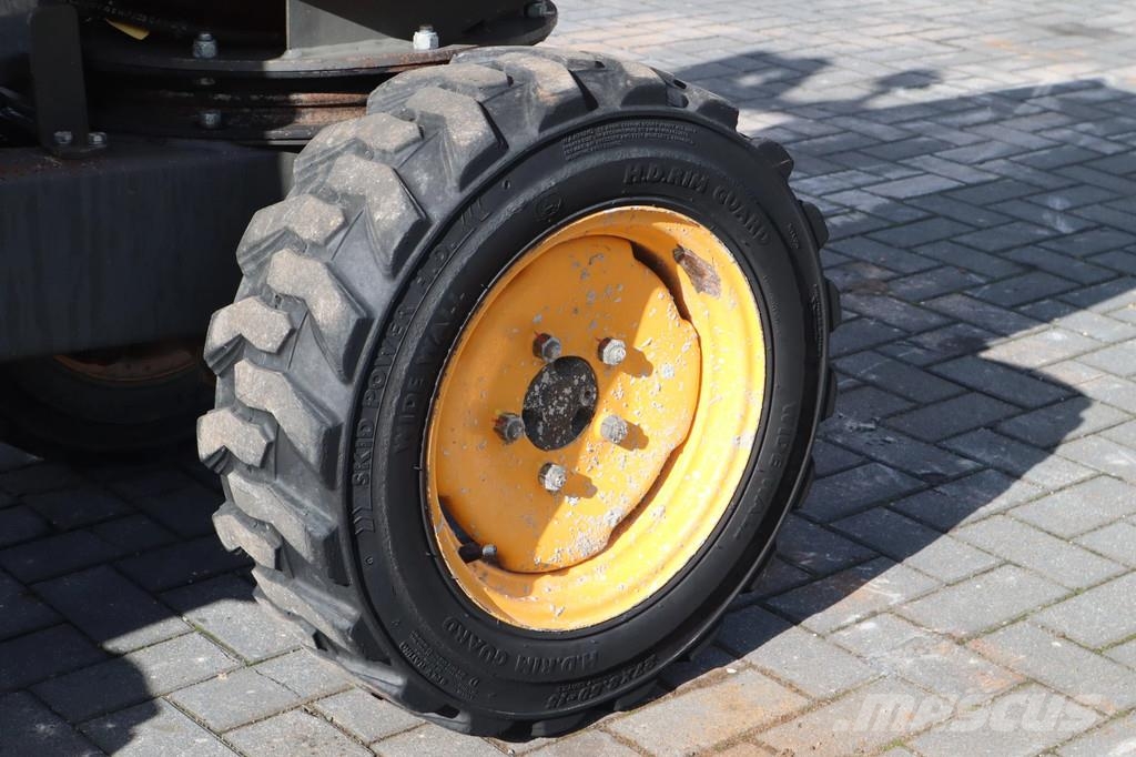 Ausa D100 AHG | ROTATING TIP | LOW HOURS | GOOD TIRES ساحبات مفصلية