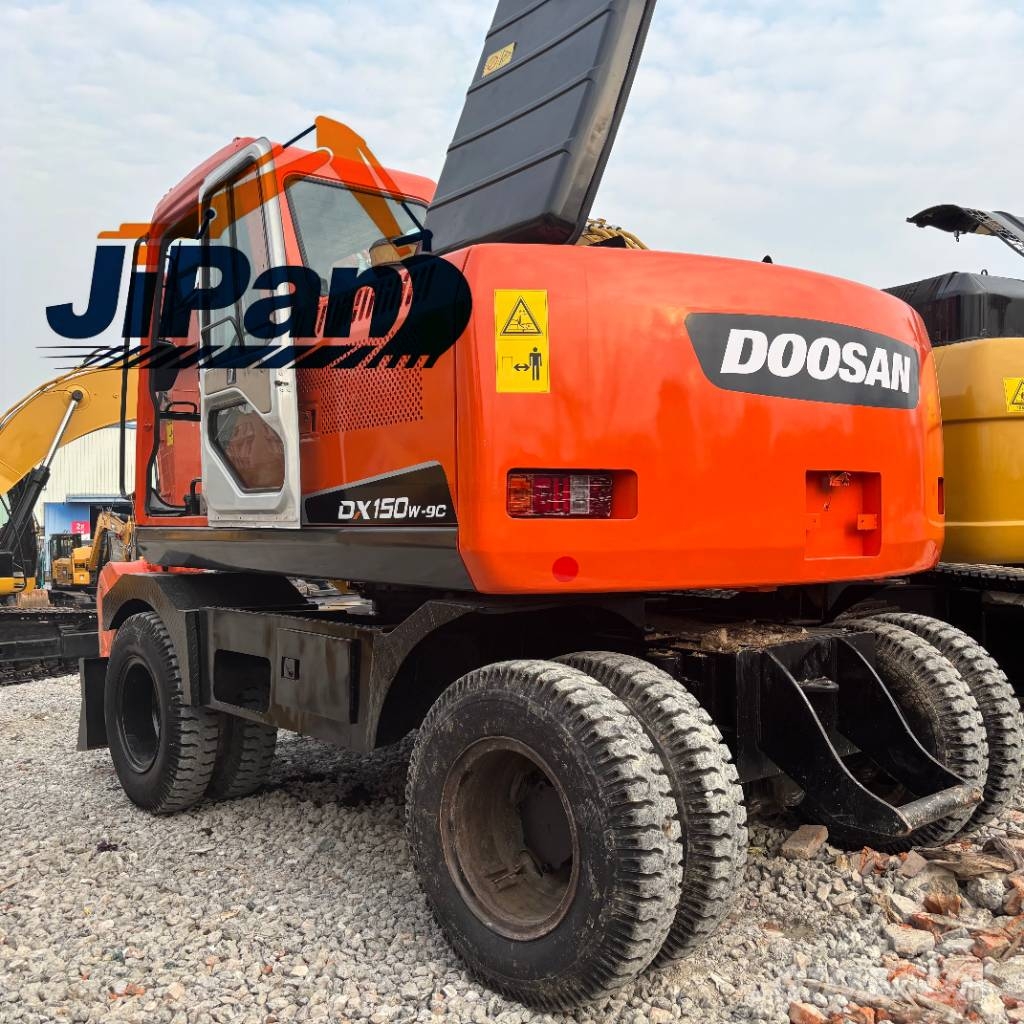 Doosan DH 150 W-7 Kolová rýpadla