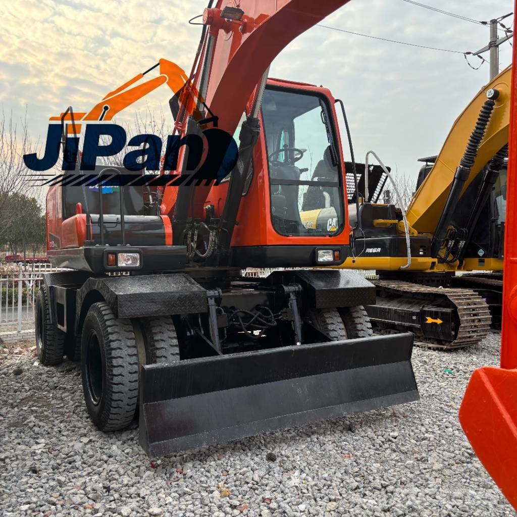 Doosan DH 150 W-7 Kolová rýpadla
