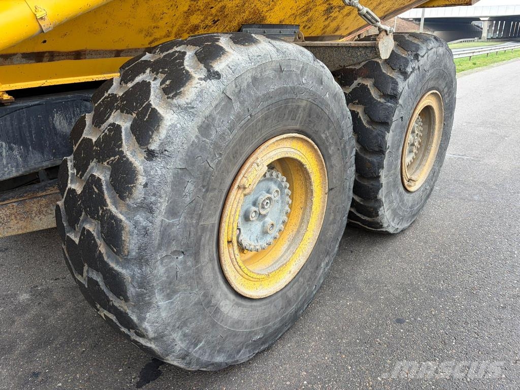 Komatsu HM300-3 Karjeriniai savivarčiai