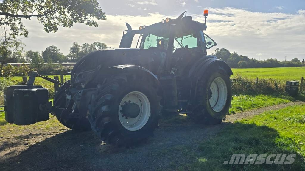 Valtra T 234 الجرارات