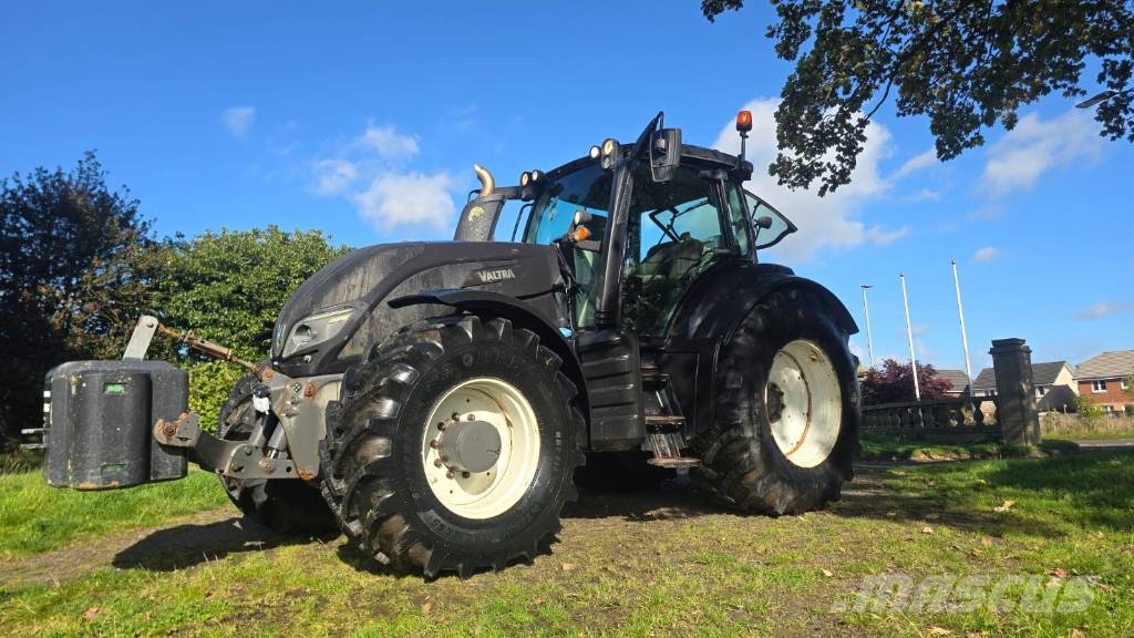 Valtra T 234 الجرارات