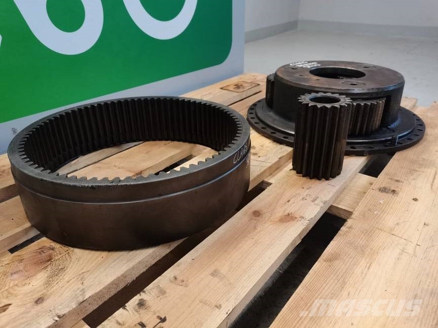 CLAAS Xerion 3300 reducer Коробка передач
