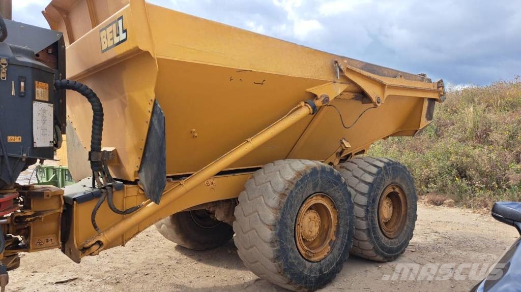 Bell B 30 E Dumper - Knickgelenk