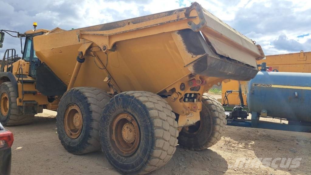 Bell B 30 E Dumper - Knickgelenk