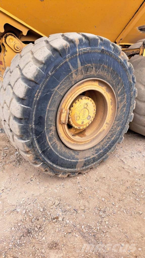 Bell B 30 E Dumper - Knickgelenk