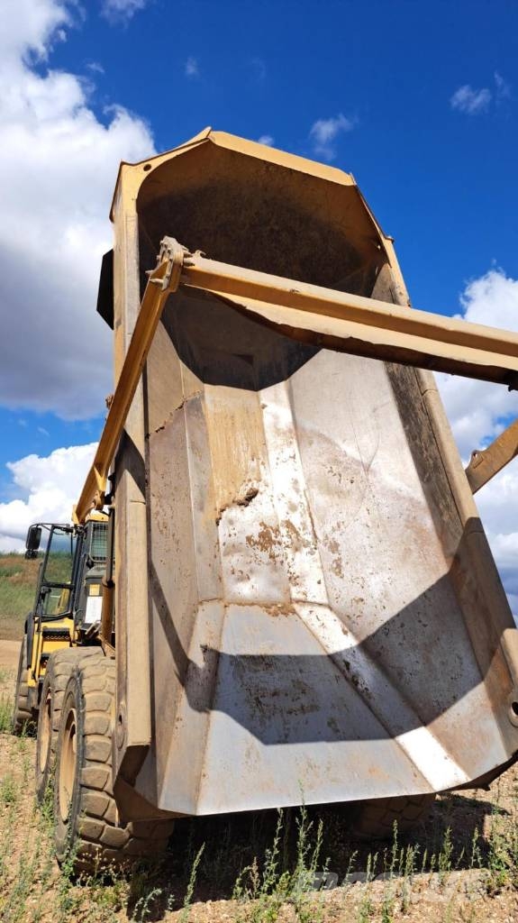 Bell B 30 E Dumper - Knickgelenk