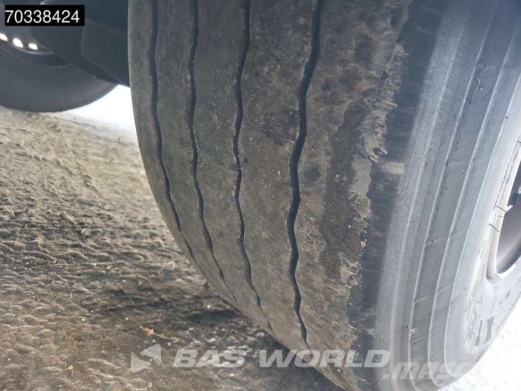 Heiwo HZO 39 3 axles Tailgate 250x260cm Semirremolques isotermos/frigoríficos