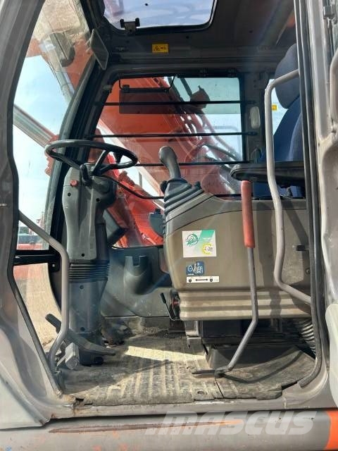 Hitachi ZX 160 W 轮式挖掘机