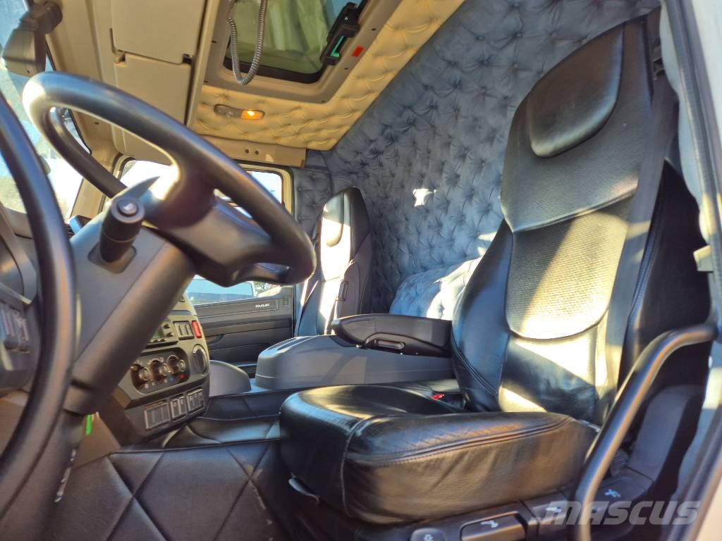 DAF CF 330 // 2 compartments / Cold/freeze Isotermos y frigoríficos