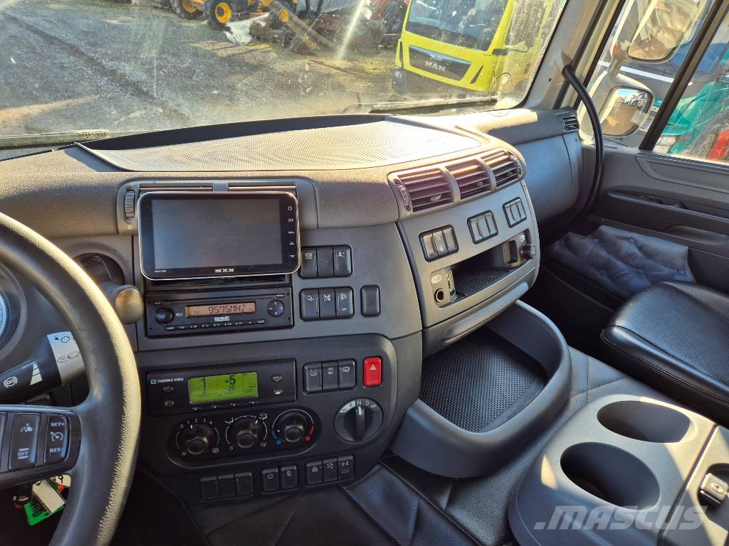 DAF CF 330 // 2 compartments / Cold/freeze Isotermos y frigoríficos