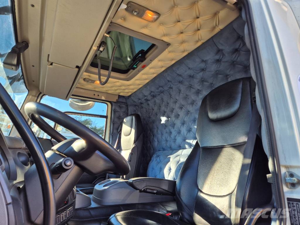 DAF CF 330 // 2 compartments / Cold/freeze Isotermos y frigoríficos