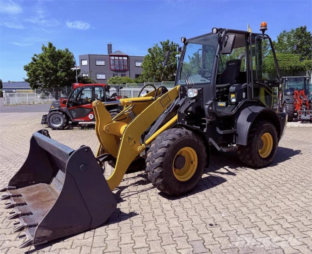 Komatsu WA 80 M Cargadoras sobre ruedas