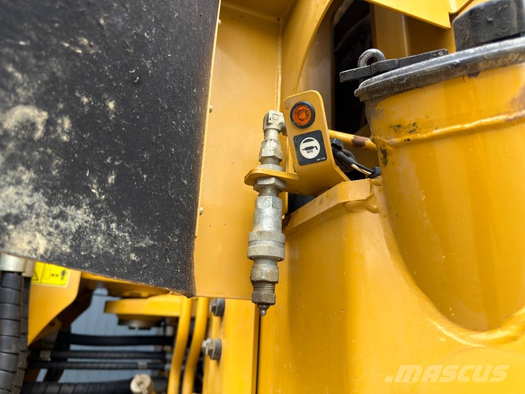 CAT 988K XE Wielgraafmachines