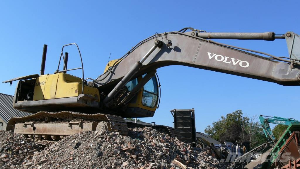 Volvo EC 240 Rovokopači
