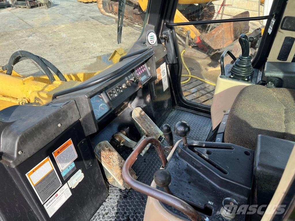 CAT 953 C . Roomiklaadurid