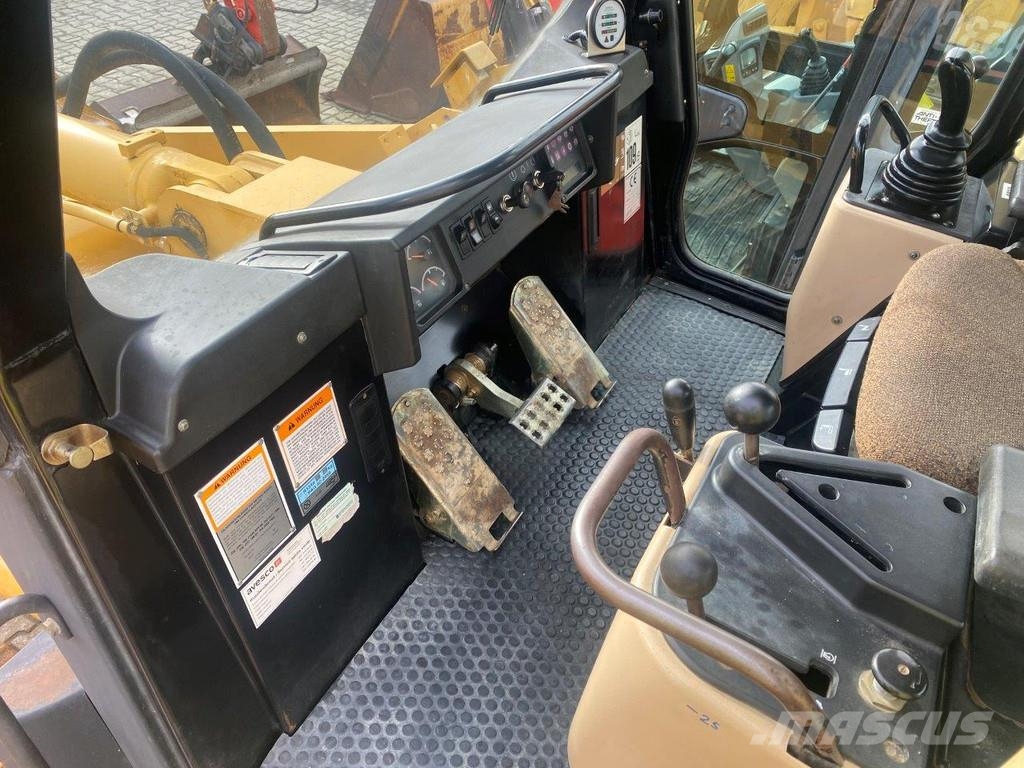 CAT 953 C . Roomiklaadurid