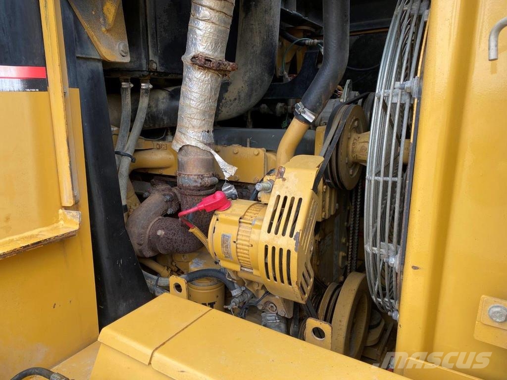 CAT 953 C . Roomiklaadurid