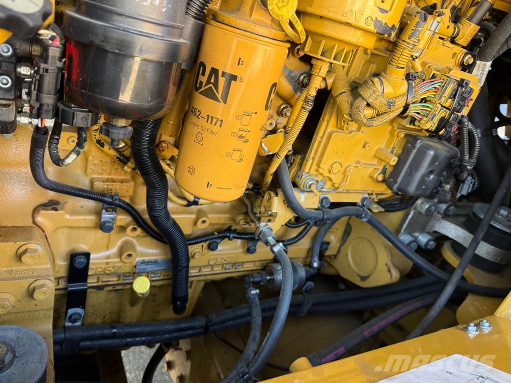 CAT 930M Iekrāvēji uz riteņiem