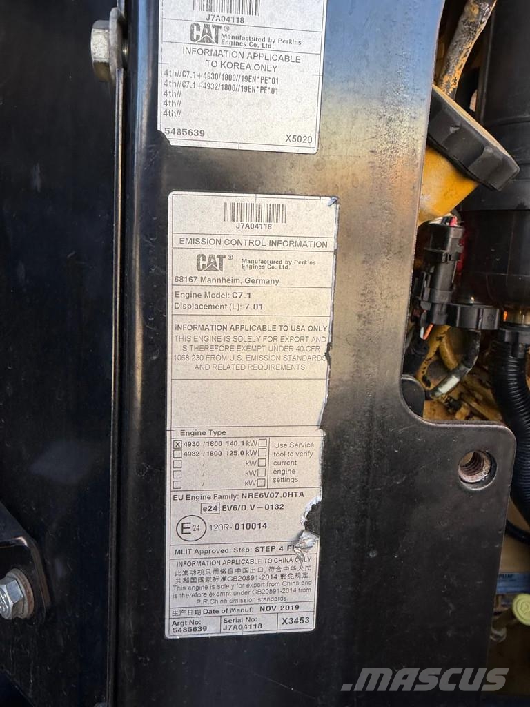 CAT 930M Iekrāvēji uz riteņiem