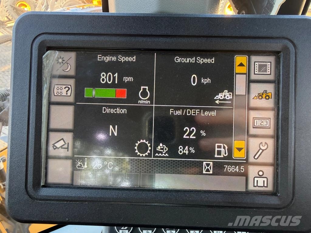 CAT 930M Iekrāvēji uz riteņiem