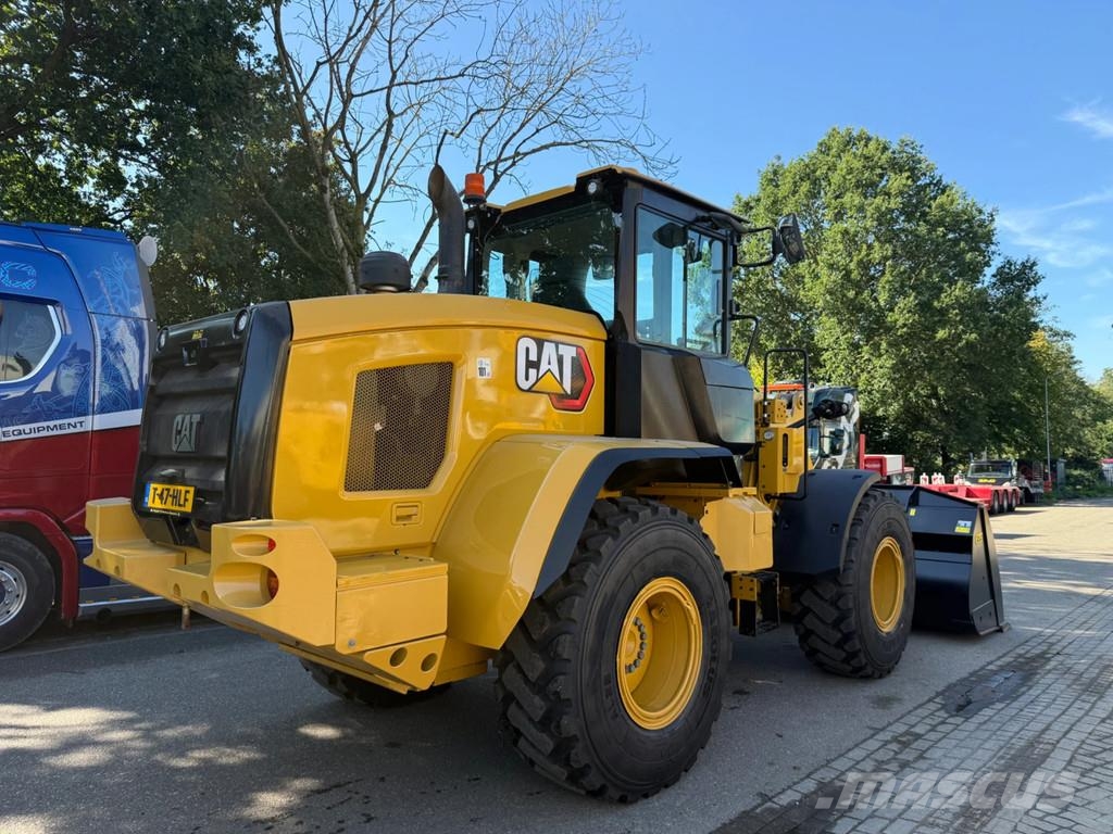 CAT 930M Iekrāvēji uz riteņiem