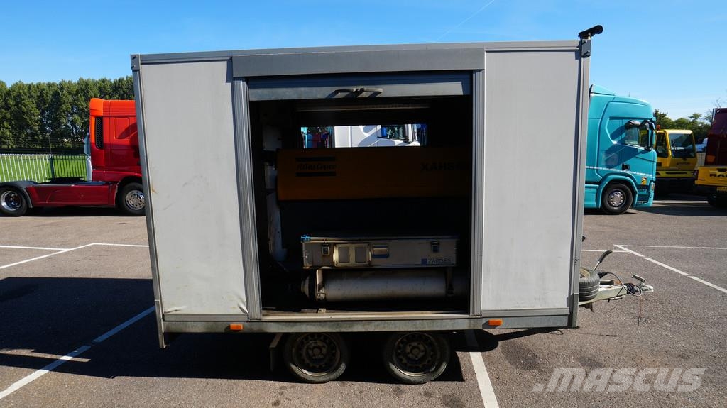 Hapert 2 axle trailer with Atlas Copco XAHS37 compressor Furgons